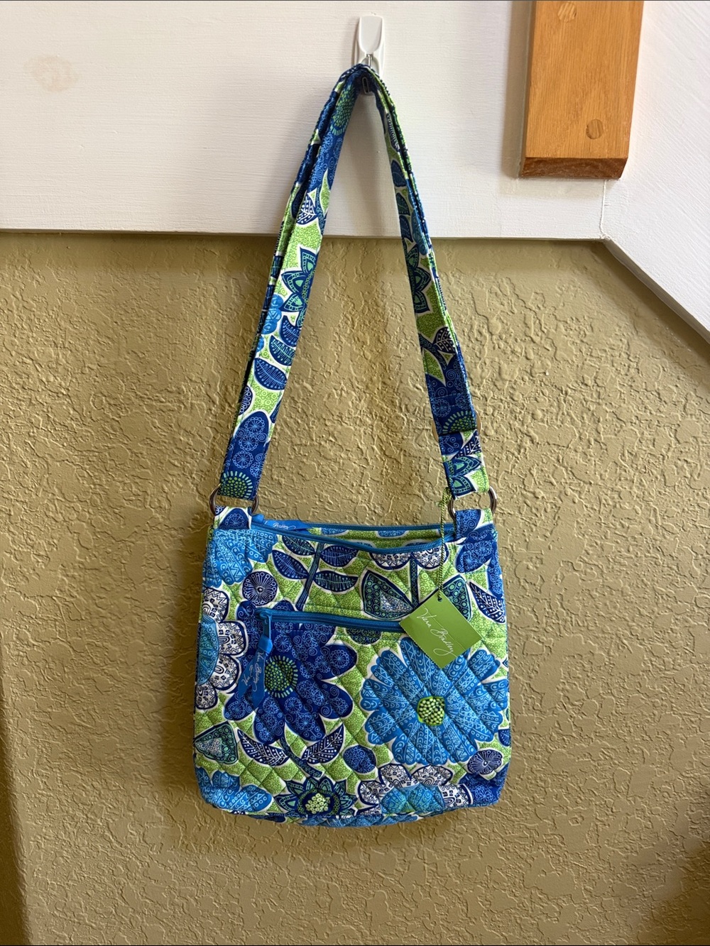 Vera Bradley Retired 2012 Doodle Daisy Hipster Crossbody Bag Quilted Adjustable